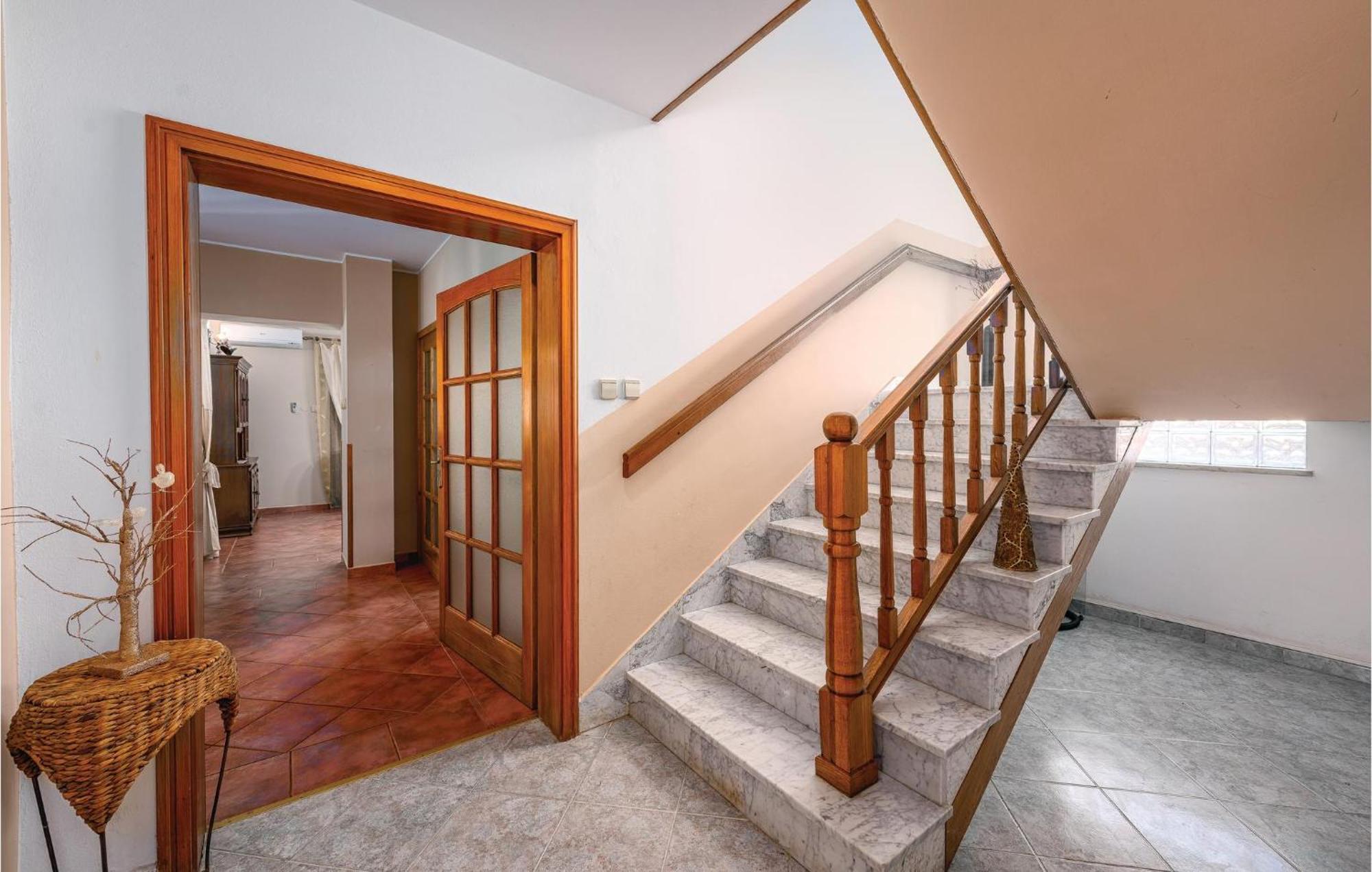 Stunning Apartment In Rovinj With Kitchen Екстер'єр фото