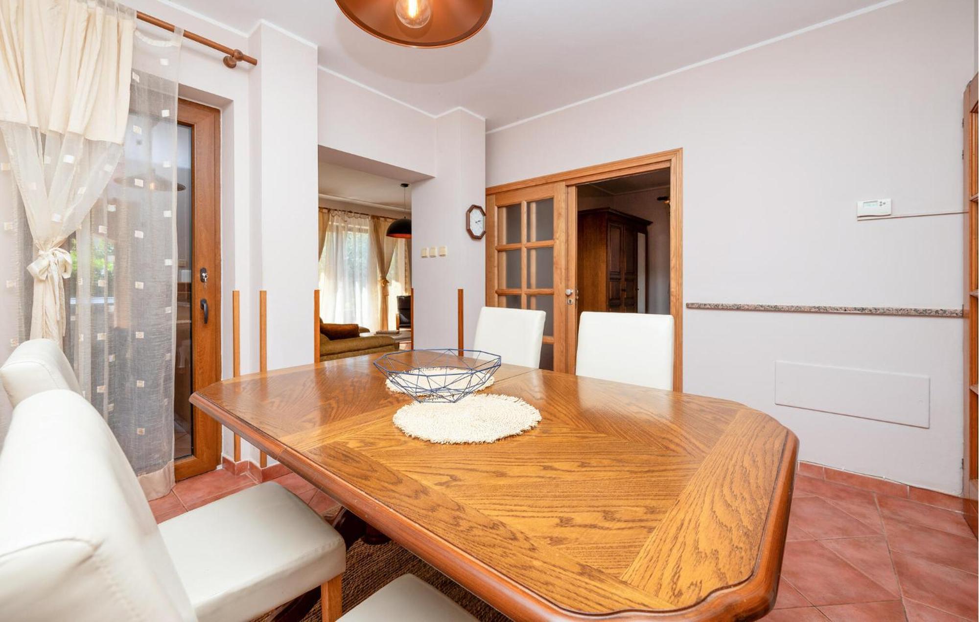Stunning Apartment In Rovinj With Kitchen Екстер'єр фото