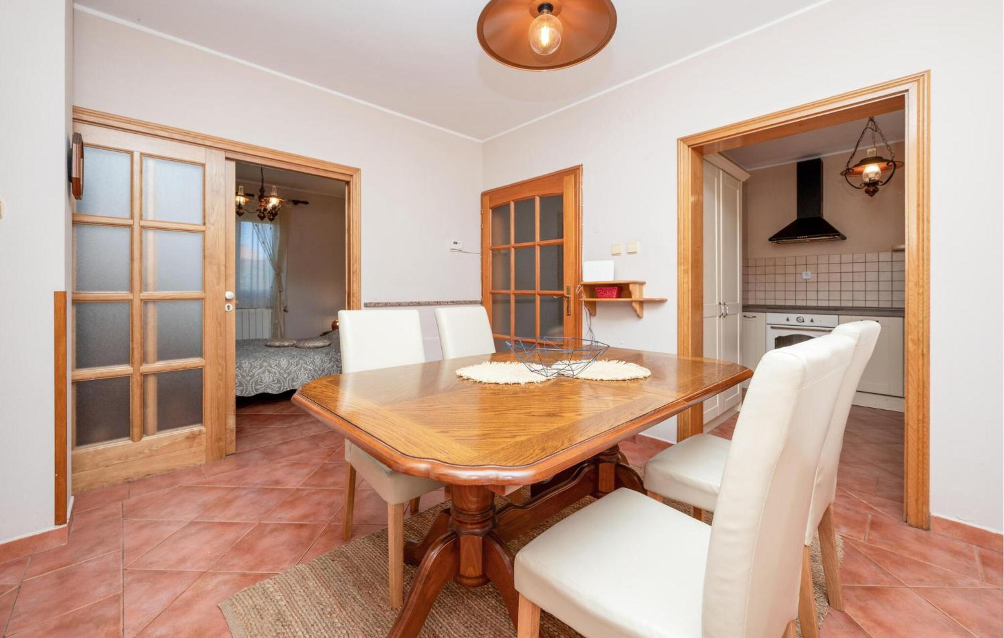 Stunning Apartment In Rovinj With Kitchen Екстер'єр фото