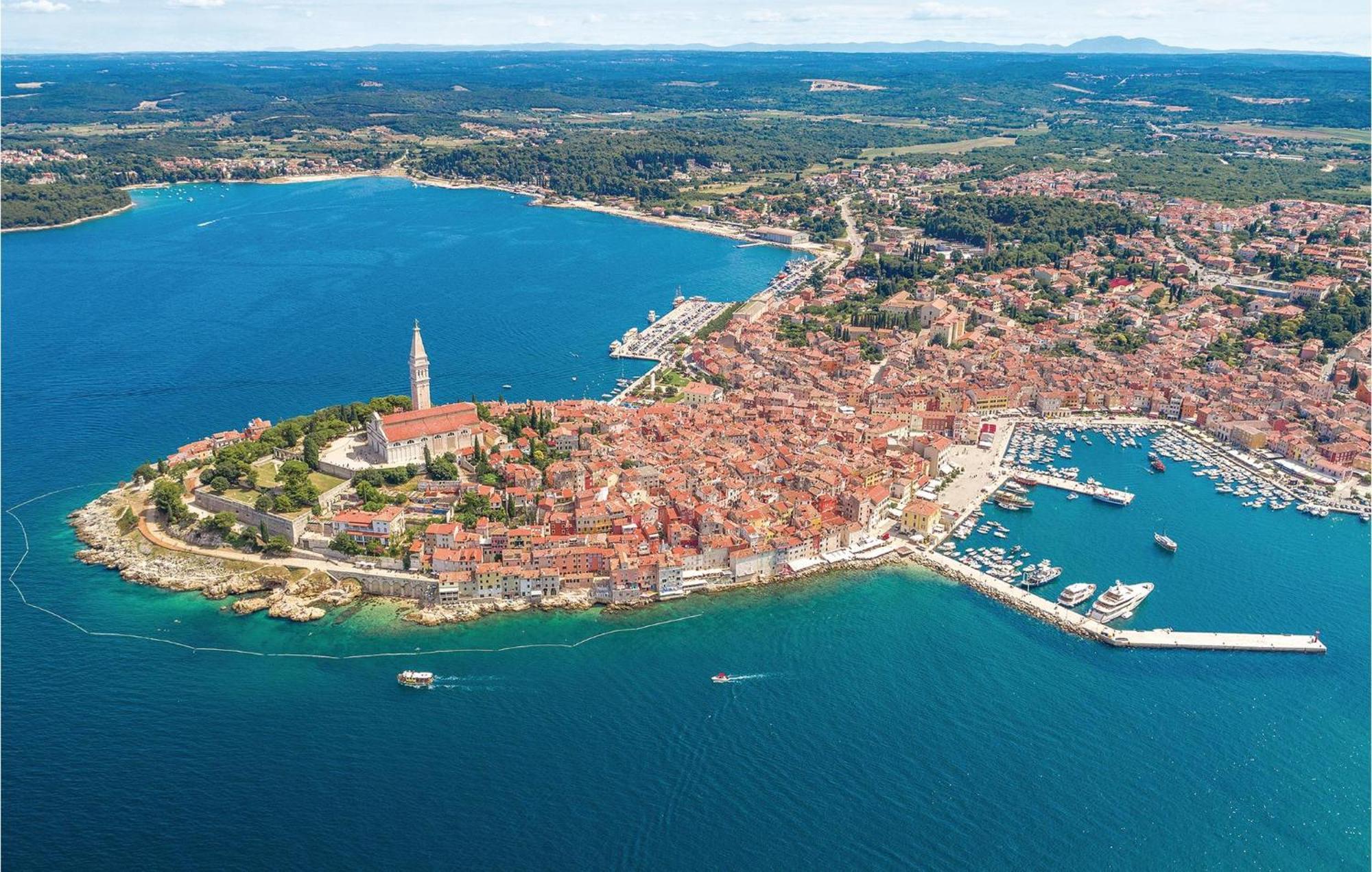 Stunning Apartment In Rovinj With Kitchen Екстер'єр фото